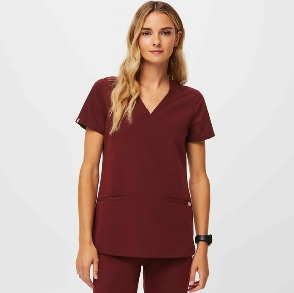 Figs Tops - FIGS Casma™ Three-Pocket Scrub Top, Burgundy, Size XXS